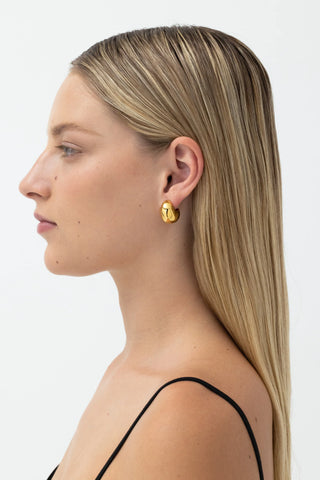 figure hoops, nina gordan, gold jewellery, gold hoops, gold thick hoops, fine jewellery