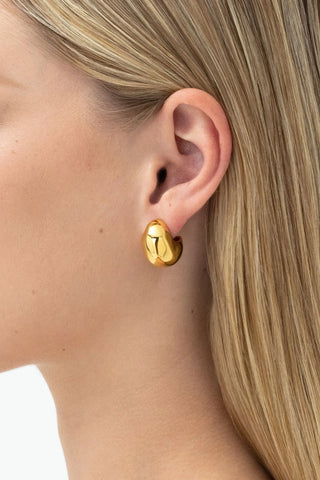 figure hoops, nina gordan, gold jewellery, gold hoops, gold thick hoops, fine jewellery